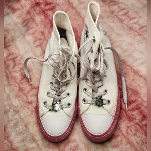 Miley Cyrus Converse